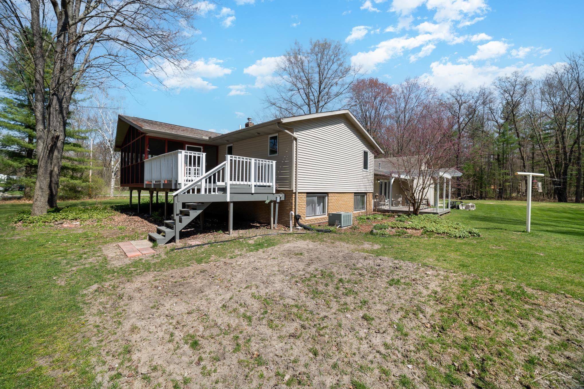 578 East Price Road Midland, MI 48642 - Photo 28 of 30 50107149-27.JPG
