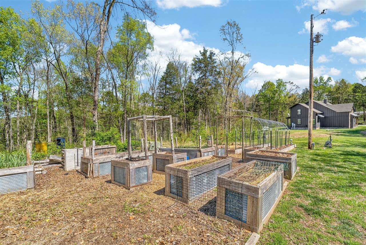 2114 Blue Level Road Bowling Green, KY 42101 - Photo 49 of 62 Gallery Image 49