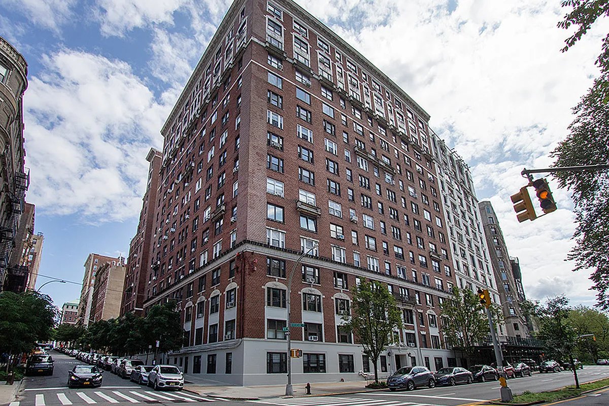 425 Riverside Drive, Unit 8G Manhattan, NY 10025 - Photo 12 of 16 a front view of a building