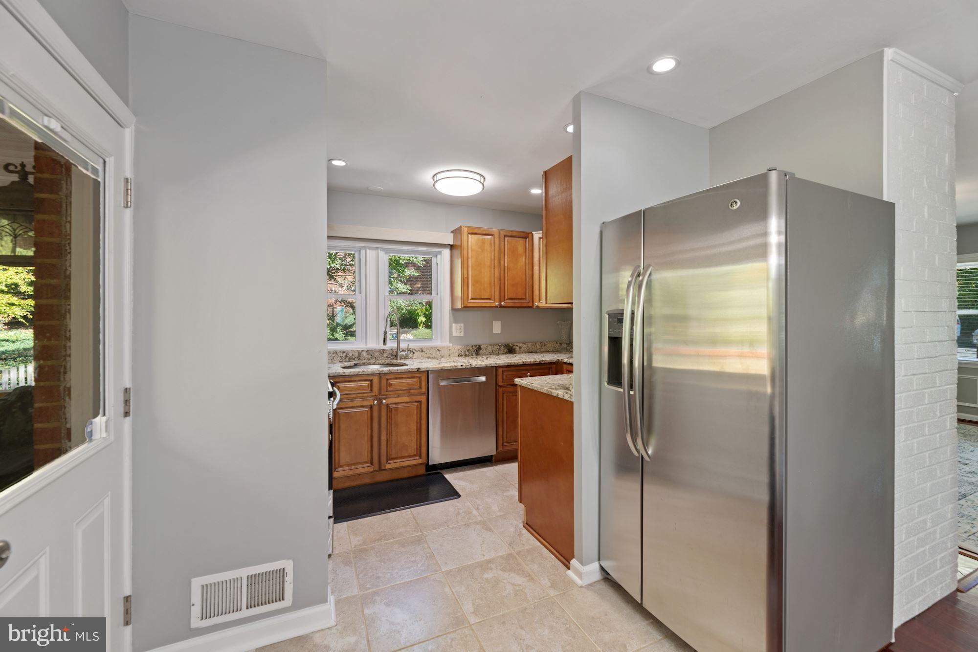 7016 Leesville Boulevard Springfield, VA 22151 - Photo 15 of 60 Kitchen - Recess Lighting Makes Space Very Bright!