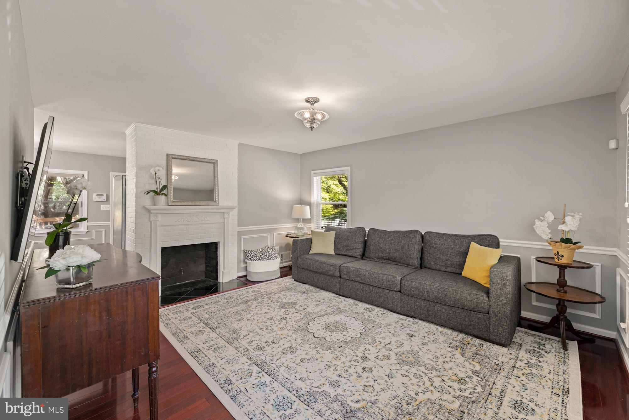 7016 Leesville Boulevard Springfield, VA 22151 - Photo 5 of 60 Living Room w/ Mahogany Hardwood Floors!