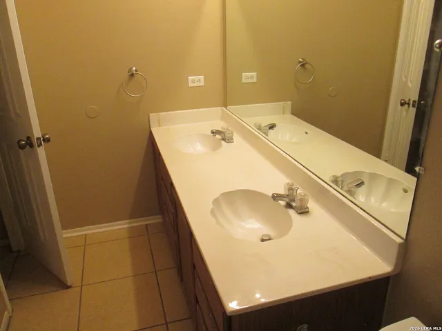 $1,695 | 1827 Leander, San Antonio, TX 78251