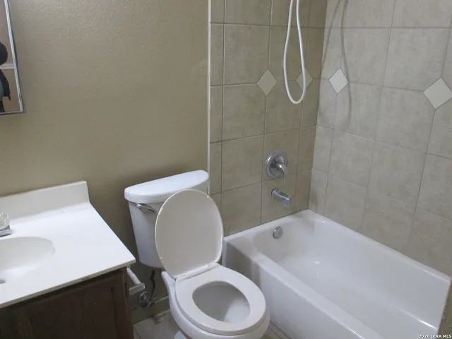 $1,695 | 1827 Leander, San Antonio, TX 78251