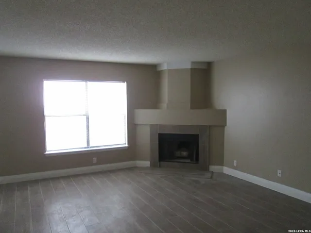 $1,695 | 1827 Leander, San Antonio, TX 78251