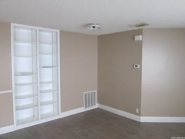 $1,695 | 1827 Leander, San Antonio, TX 78251