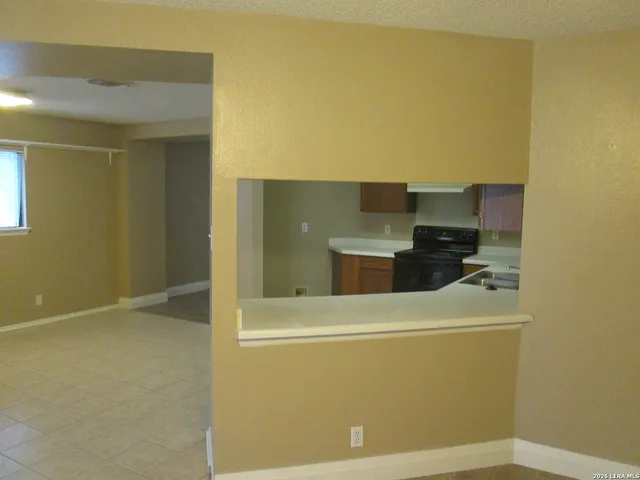 $1,695 | 1827 Leander, San Antonio, TX 78251