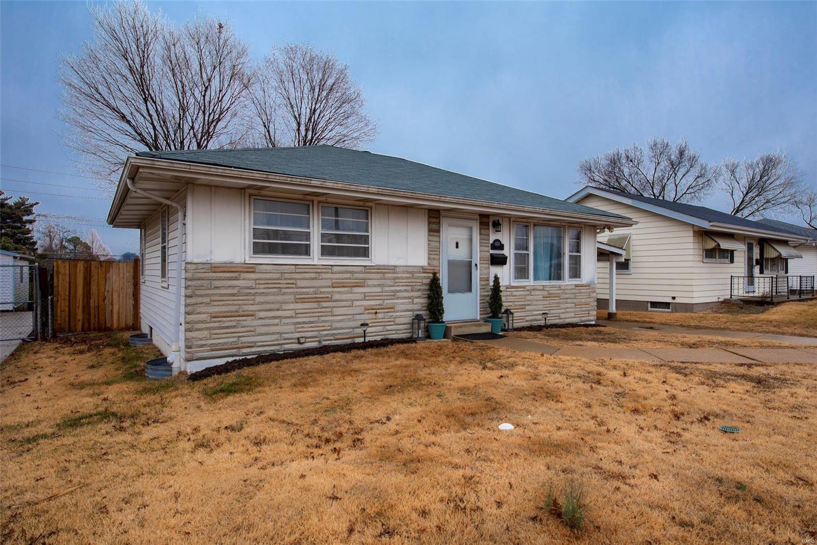 4153 Weber Road St. Louis, MO 63123 - Photo 2 of 27 Gallery Image 2