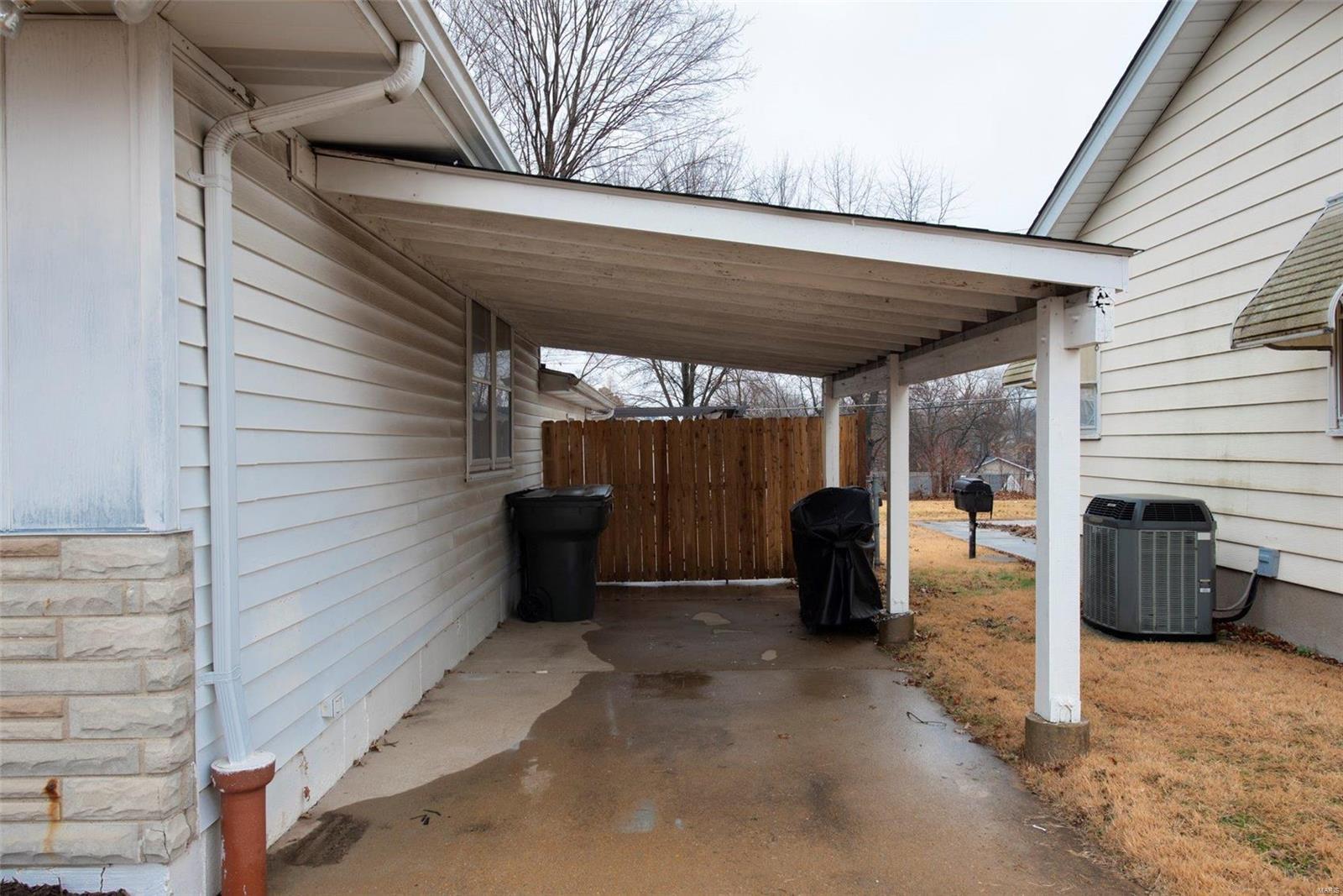 4153 Weber Road St. Louis, MO 63123 - Photo 4 of 27 Gallery Image 4