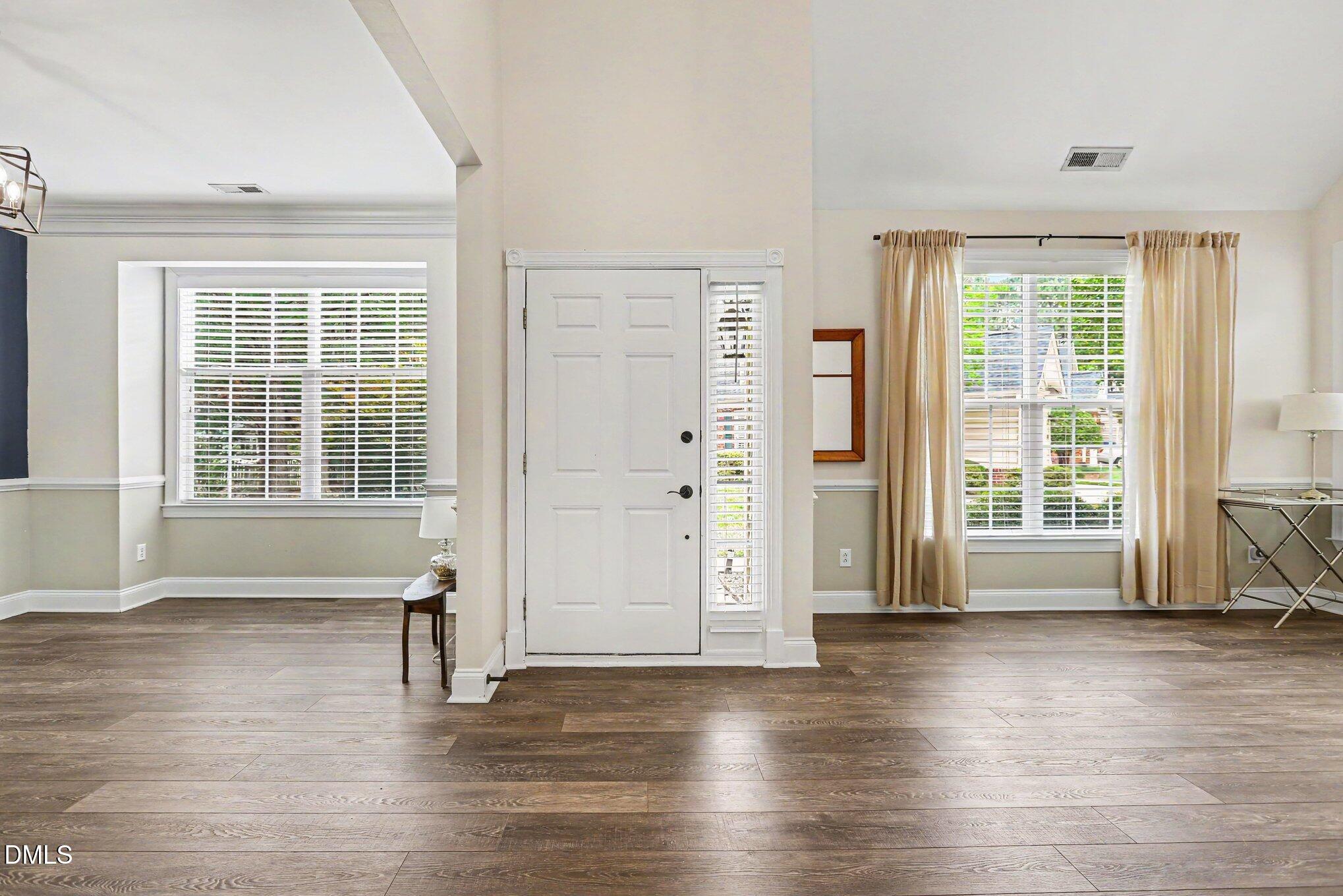 10142 Mizner Lane Raleigh, NC 27617 - Photo 4 of 29