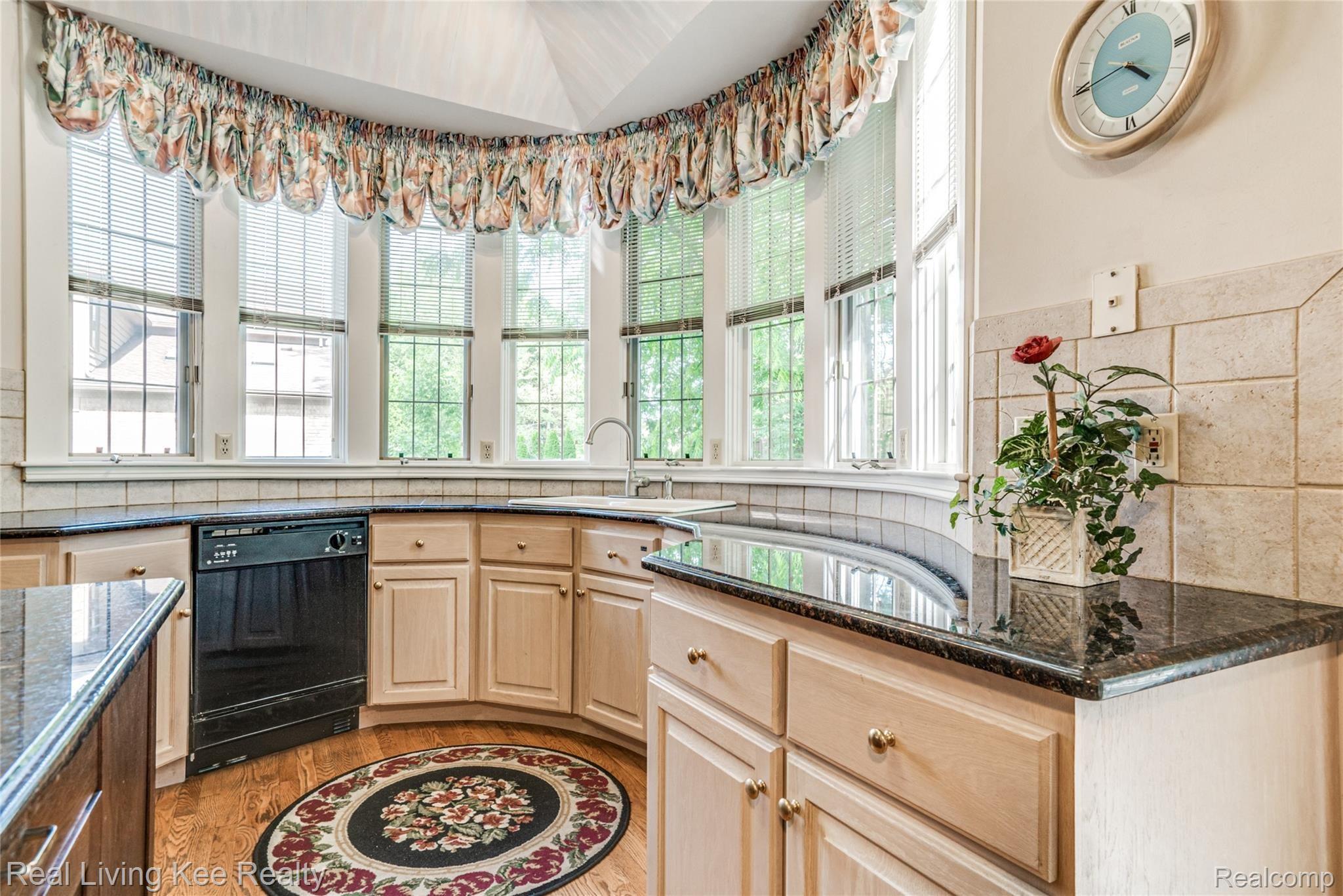3655 Cedar Shake Drive Rochester, MI 48309 - Photo 37 of 71 Interiors (25 of 59).jpg