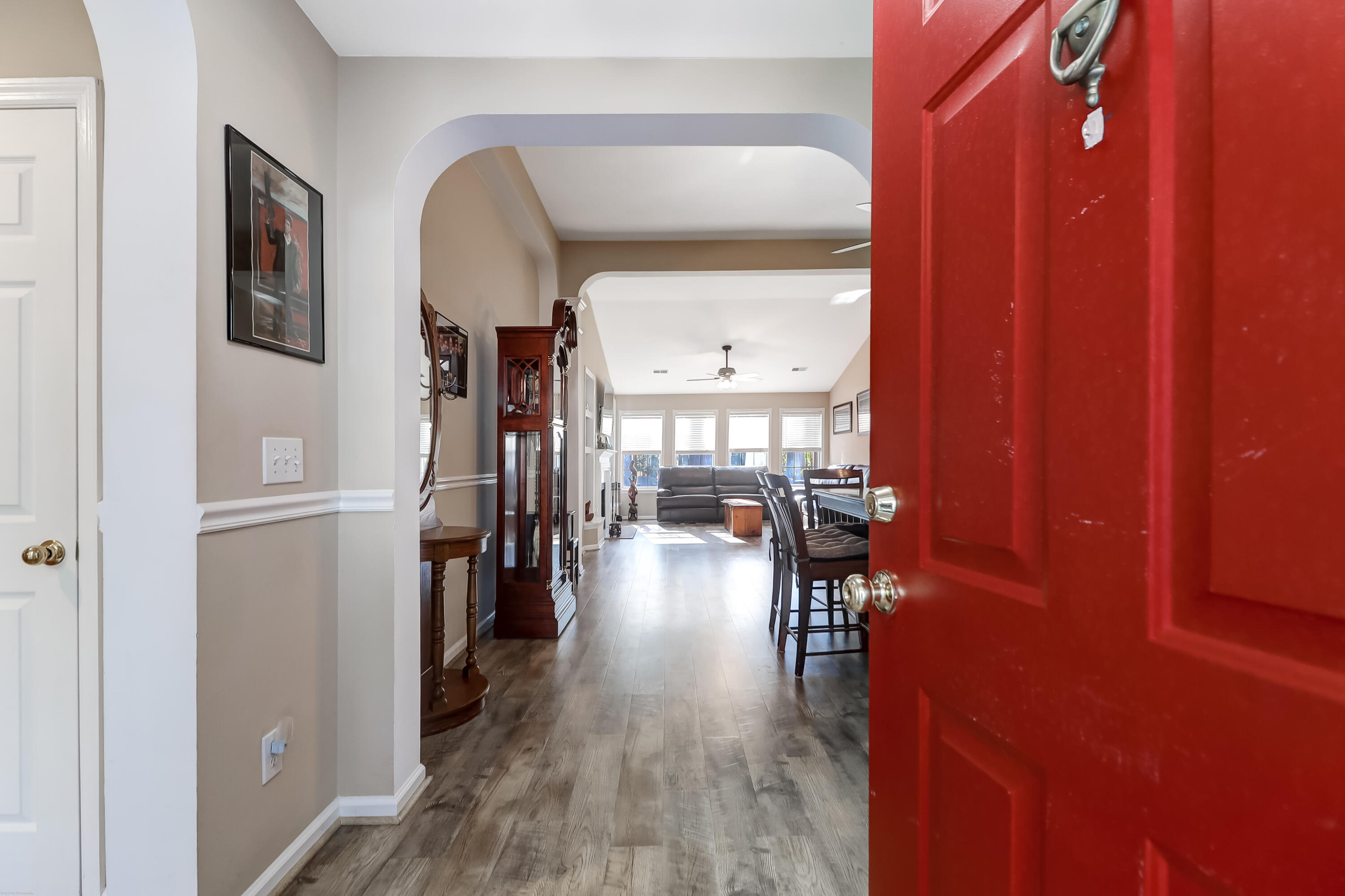 541 Pointe Of Oaks Road Summerville, SC 29485 - Photo 3 of 35 Entryway