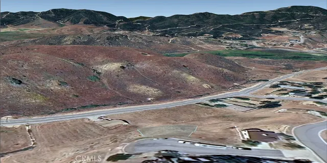 a view of a parking area