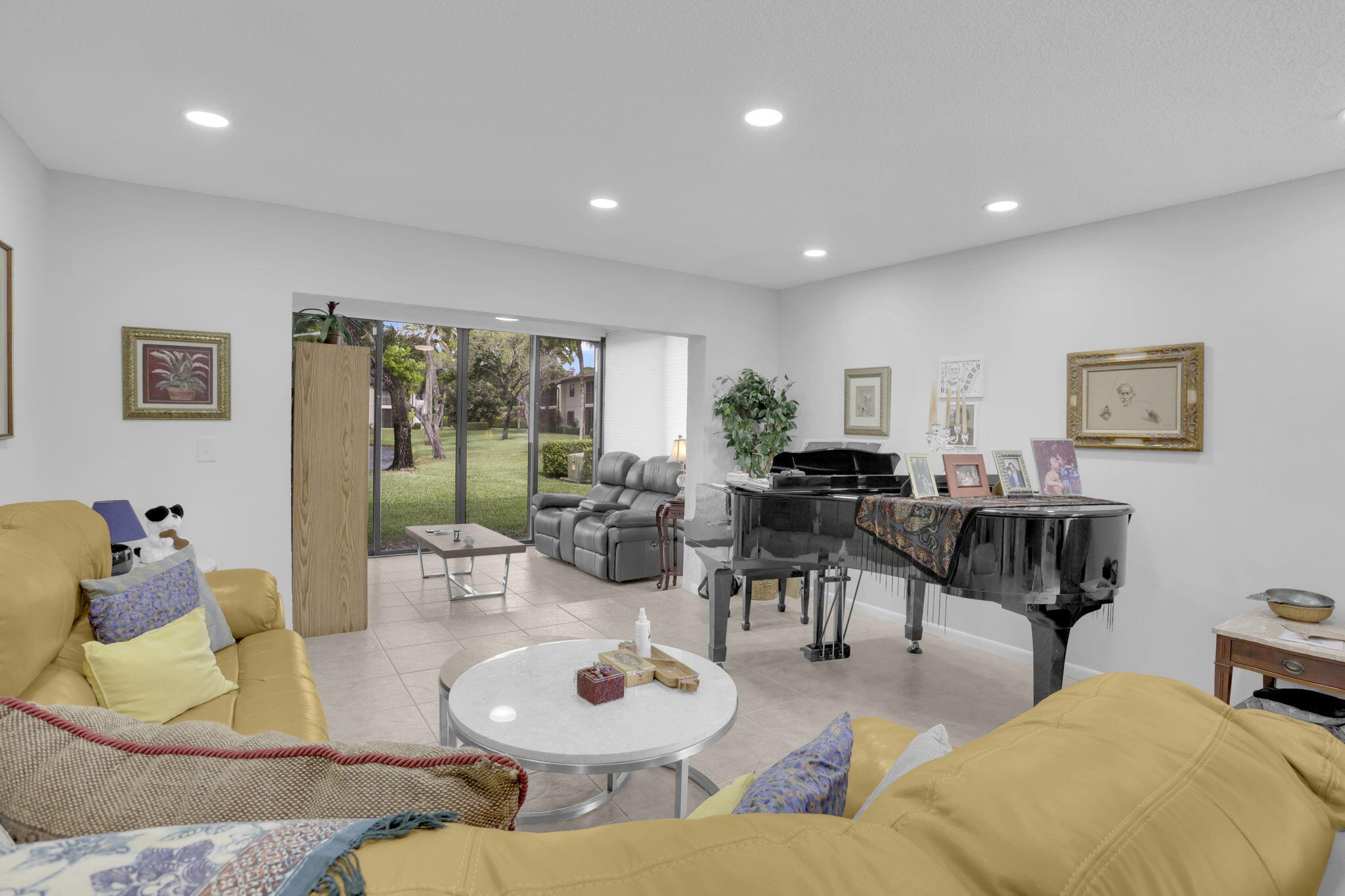 21863 Arriba Real, Unit 8J Boca Raton, FL 33433 - Photo 6 of 45 Living Room