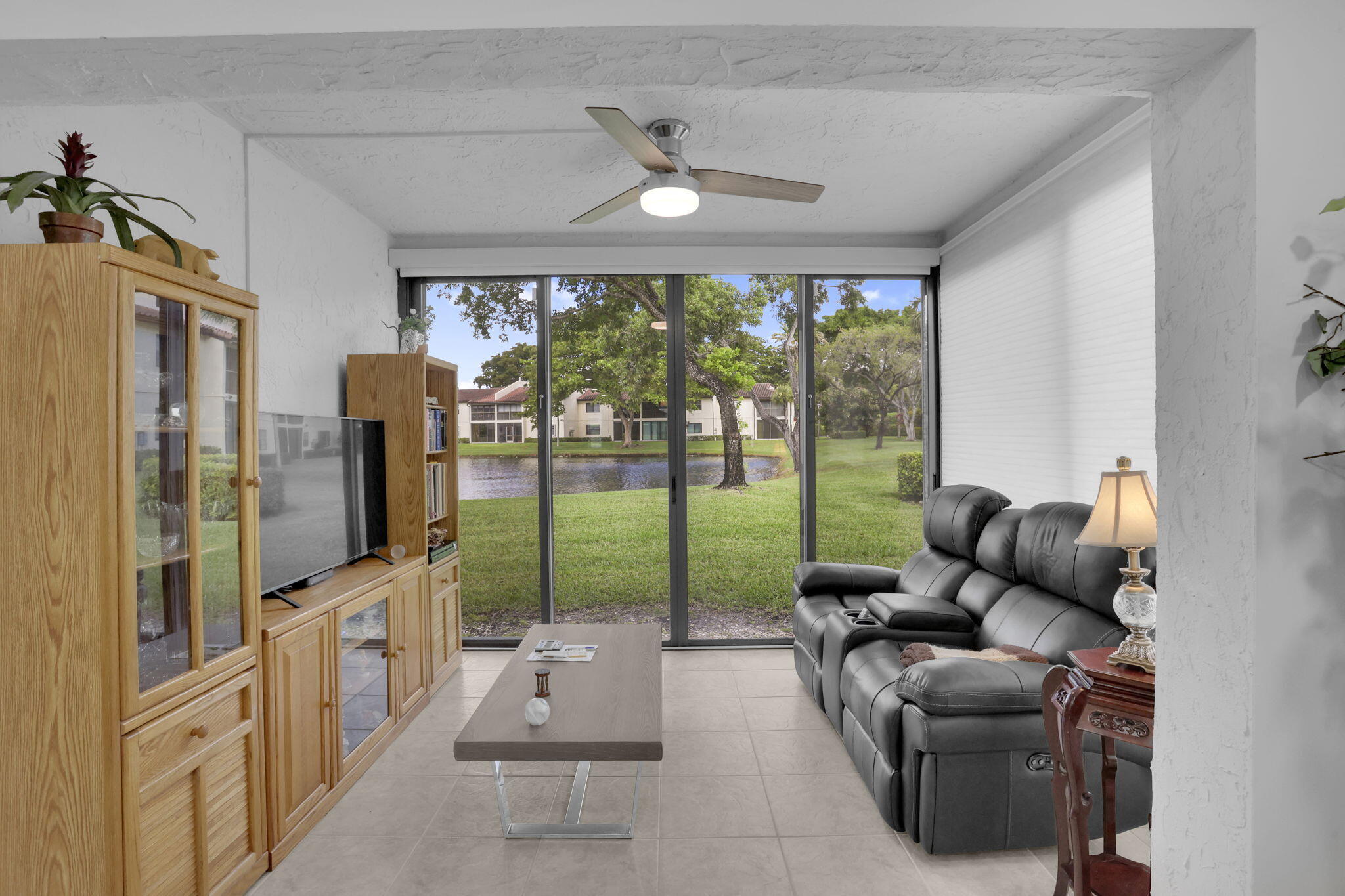 21863 Arriba Real, Unit 8J Boca Raton, FL 33433 - Photo 7 of 45 Living Room