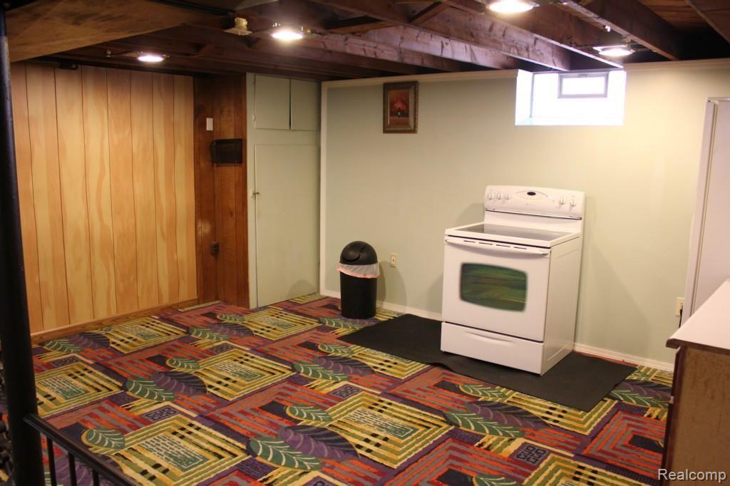 8458 Dale Center Line, MI 48015 - Photo 19 of 30