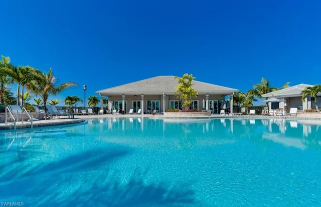 $1,800,000 | 286 Indies Drive East, Unit 101 102 201 202, Naples, FL 34114