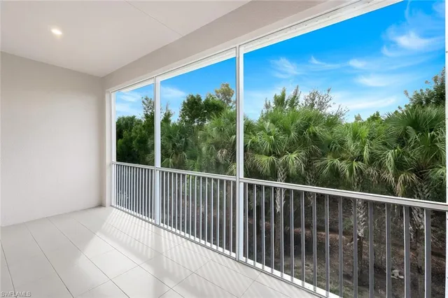 $1,800,000 | 286 Indies Drive East, Unit 101 102 201 202, Naples, FL 34114