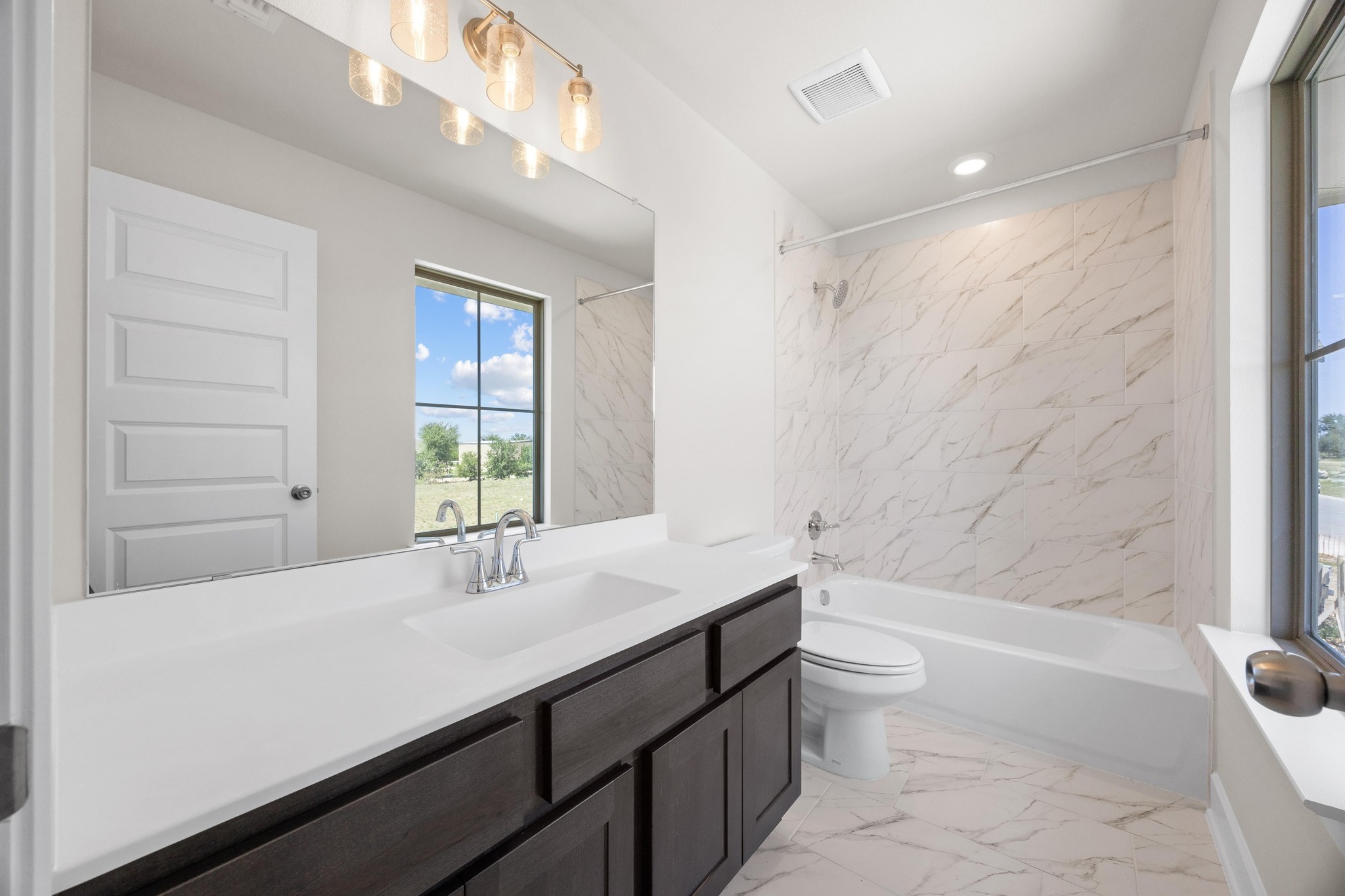 129 Emerald Grv Drive Georgetown, TX 78633 - Photo 25 of 34
