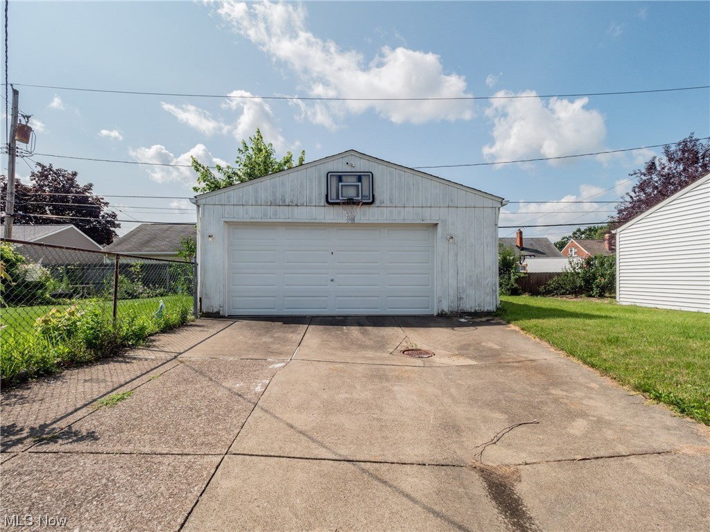 7913 Spring Garden Road Cleveland, OH 44129 - Photo 30 of 30