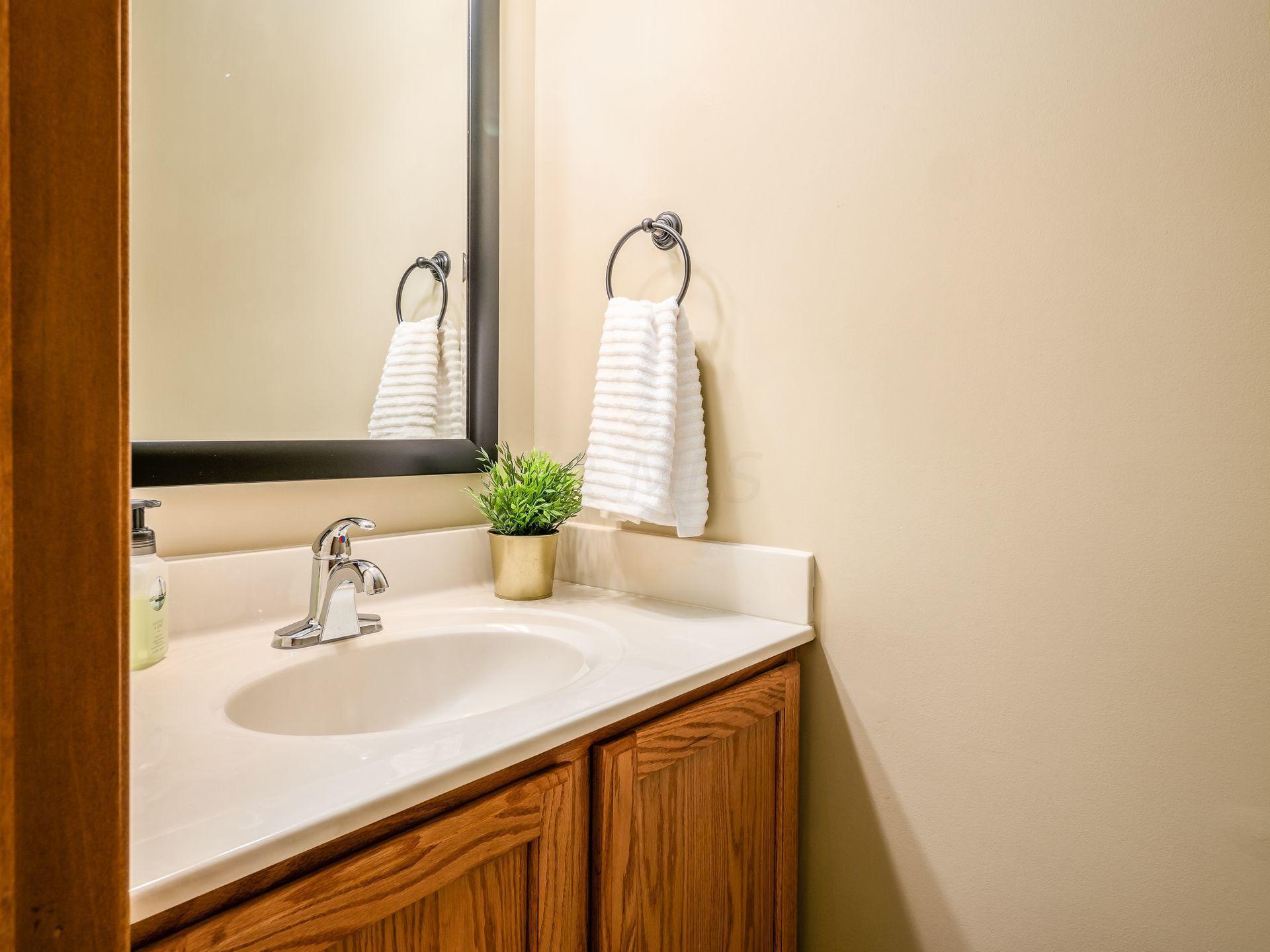 2951 Splitrock Road Columbus, OH 43221 - Photo 13 of 33 Gallery Image 13