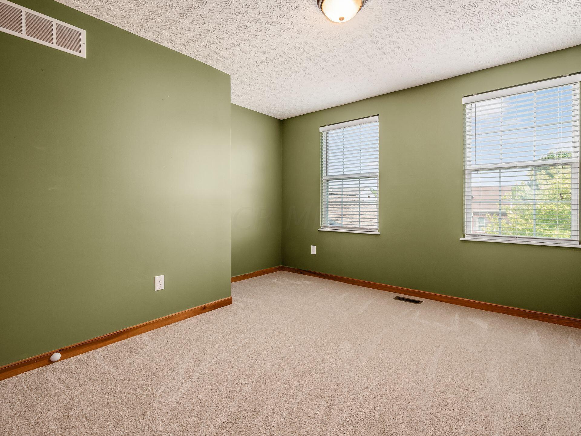 2951 Splitrock Road Columbus, OH 43221 - Photo 15 of 33 Gallery Image 15