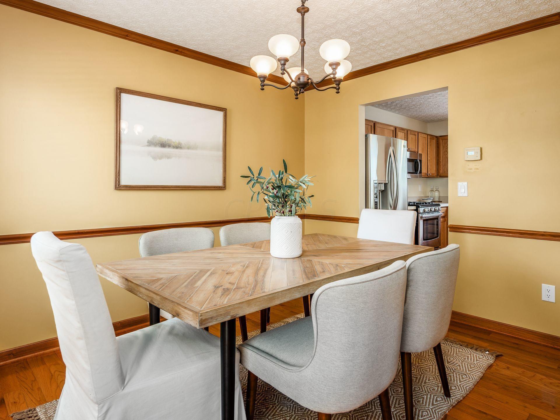 2951 Splitrock Road Columbus, OH 43221 - Photo 5 of 33 Gallery Image 5