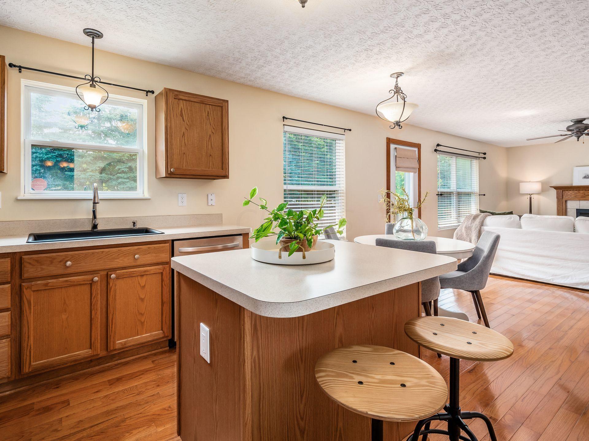 2951 Splitrock Road Columbus, OH 43221 - Photo 10 of 33 Gallery Image 10