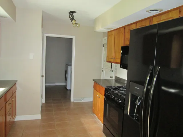 $1,850 | 407 East Elizabeth Drive, Crown Point, IN 46307