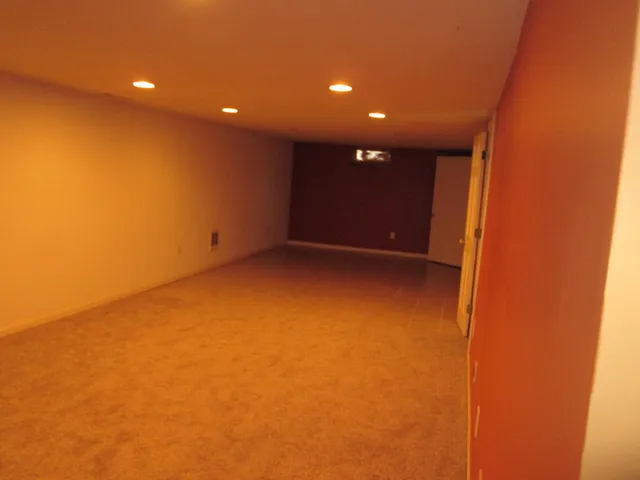 $1,850 | 407 East Elizabeth Drive, Crown Point, IN 46307