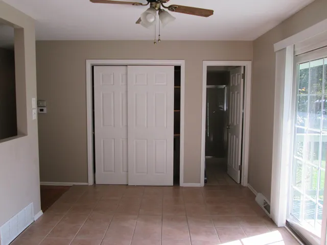 $1,850 | 407 East Elizabeth Drive, Crown Point, IN 46307