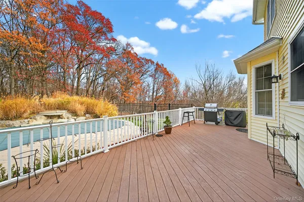 $895,000 | 106 Fox Hill Run, Rock Tavern, NY 12575
