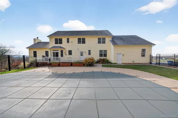 $895,000 | 106 Fox Hill Run, Rock Tavern, NY 12575