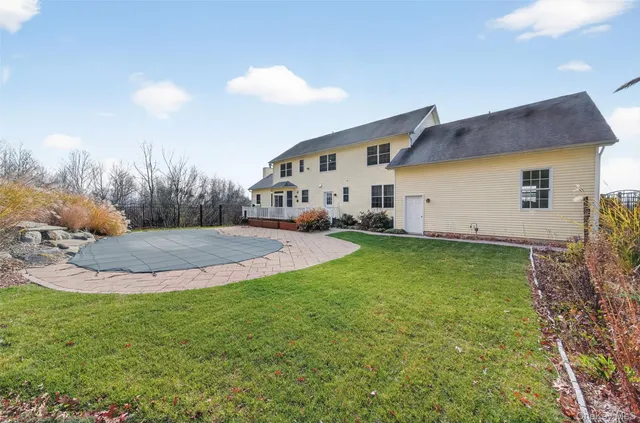 a view of a yard in front of house