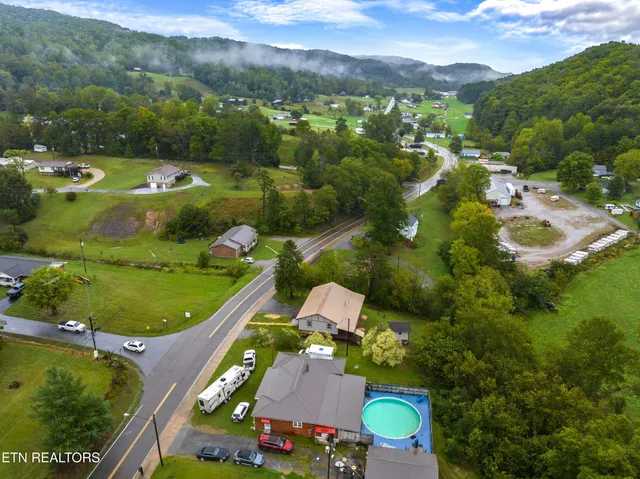 $299,900 | 1940 Main Street, Sneedville, TN 37869