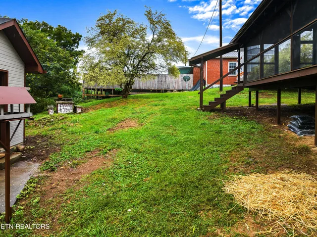 $299,900 | 1940 Main Street, Sneedville, TN 37869