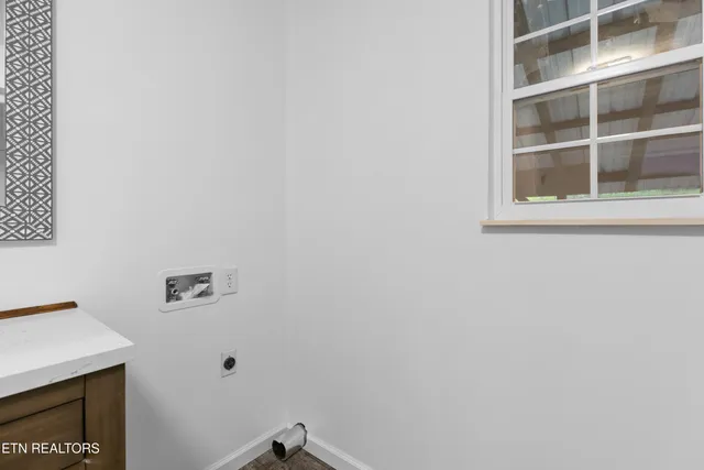 $299,900 | 1940 Main Street, Sneedville, TN 37869