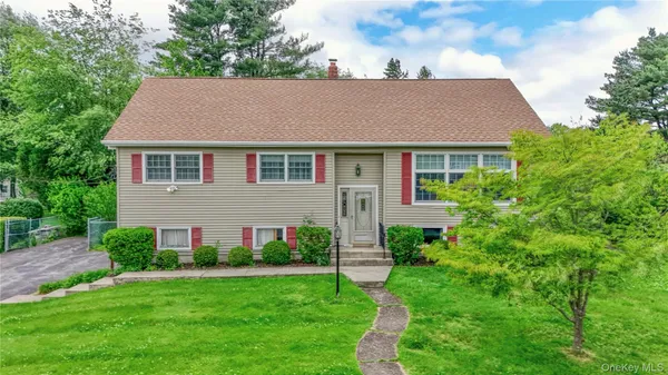 $499,900 | 10 Ona Lane, New Windsor, NY 12553