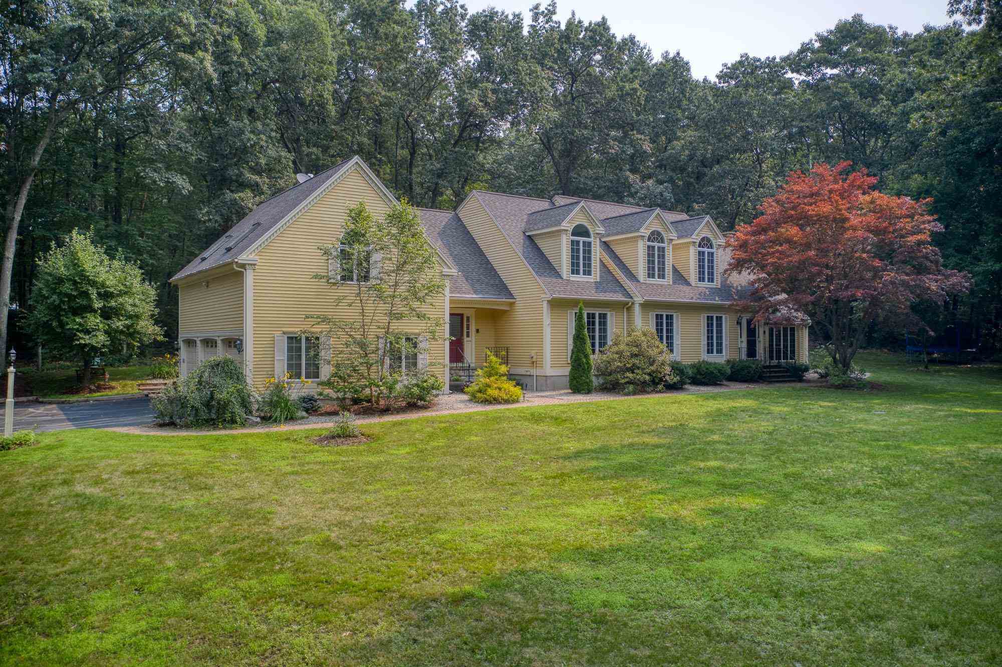 49 Blossom Road Windham, NH 03087 - Photo 1 of 40