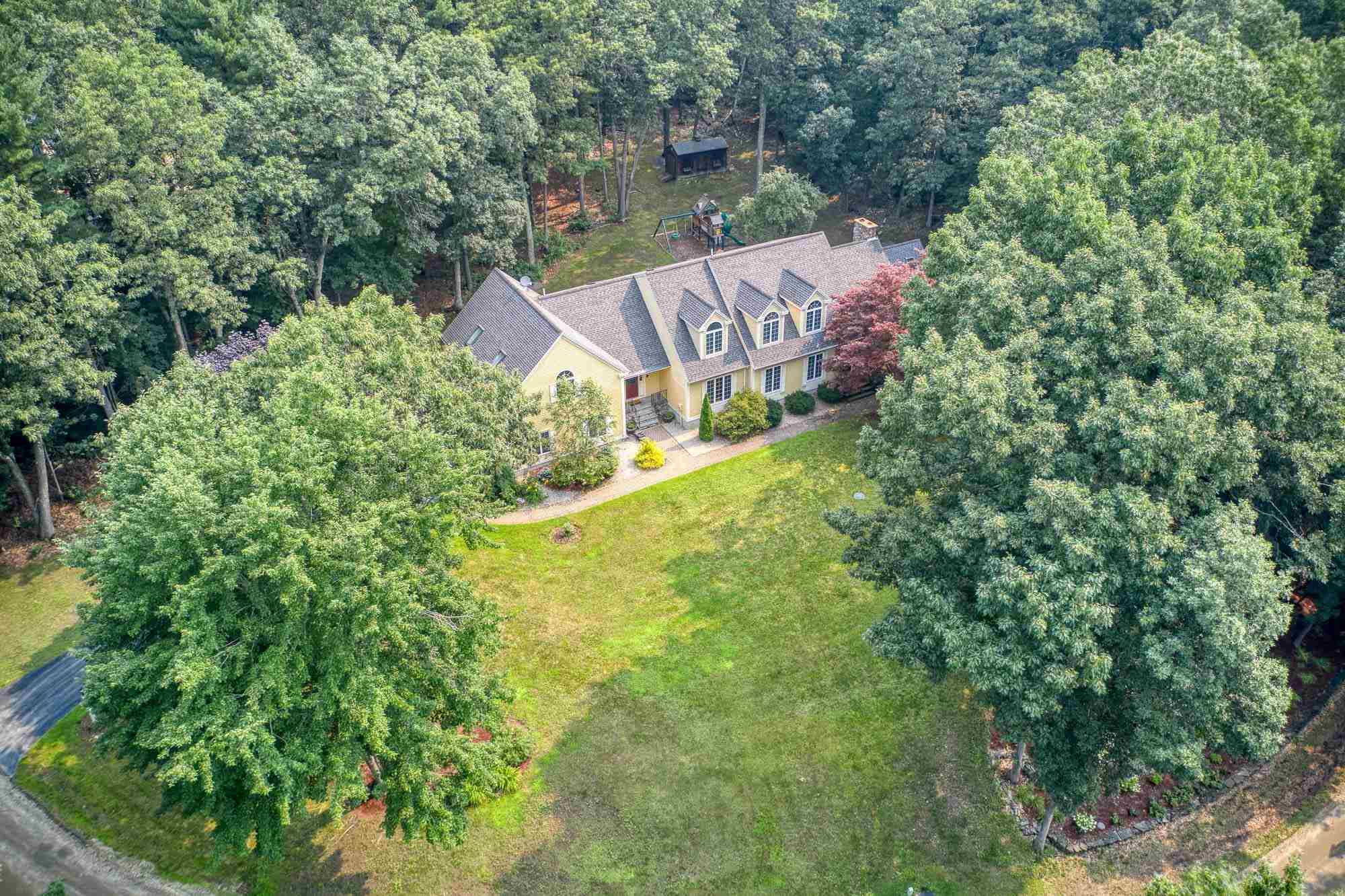 49 Blossom Road Windham, NH 03087 - Photo 3 of 40