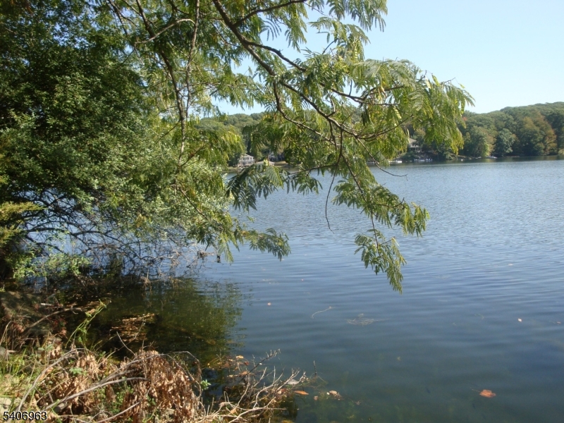 207 Hudson Avenue Hopatcong, NJ 07843 - Photo 7 of 9