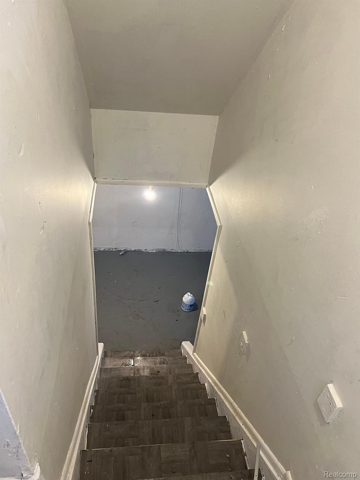 15378 Meyers Road Detroit, MI 48227 - Photo 27 of 30 United 2 stairs to separate basement