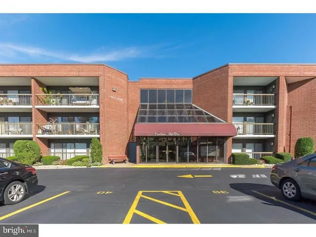 $249,900 | 2131 Welsh Road, Unit 310, Philadelphia, PA 19115