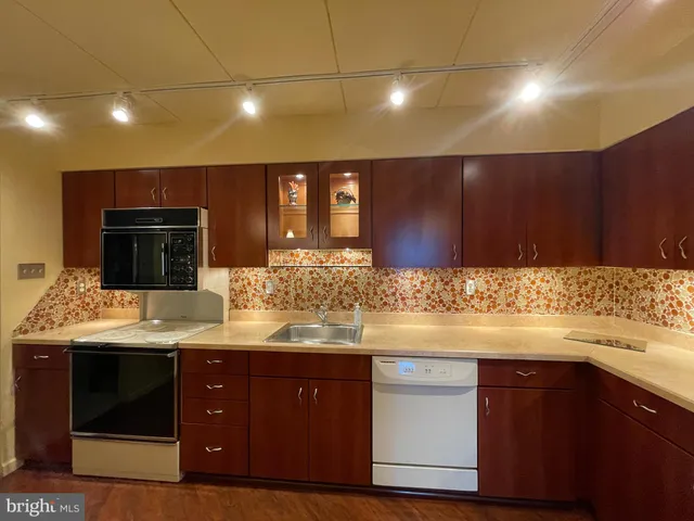 $249,900 | 2131 Welsh Road, Unit 310, Philadelphia, PA 19115