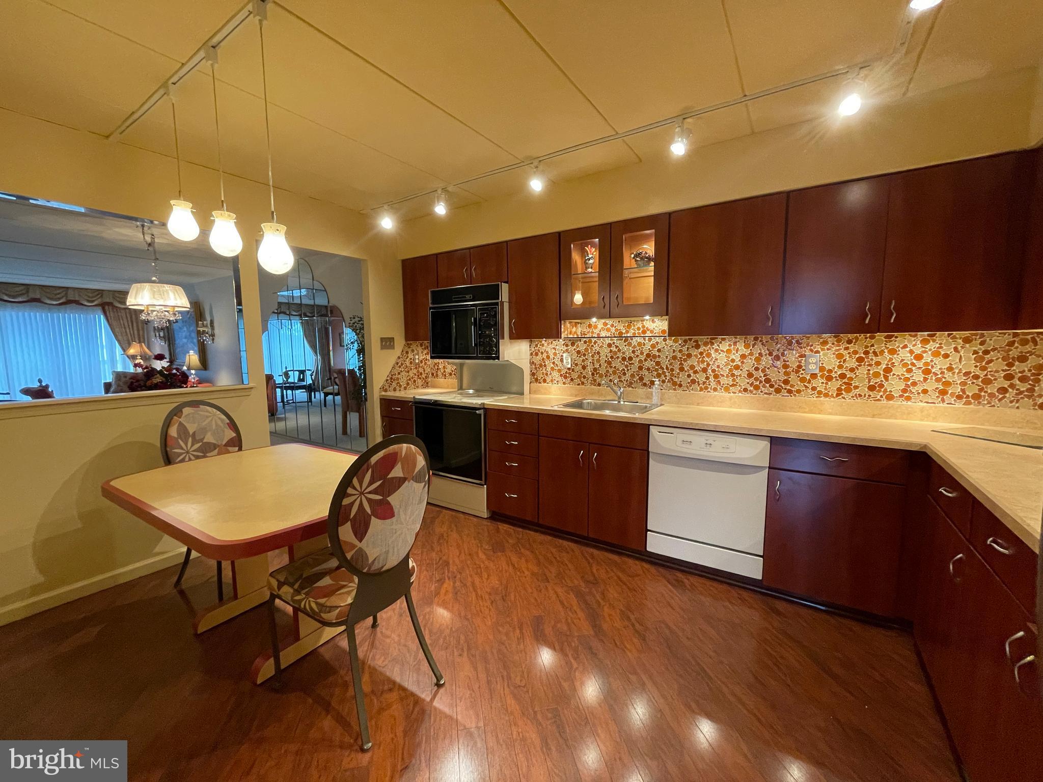 2131 Welsh Road, Unit 310 Philadelphia, PA 19115 - Photo 7 of 36 Kitchen