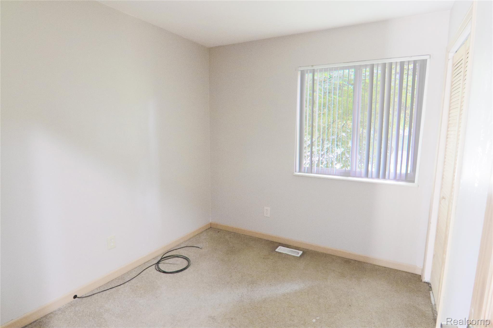 4074 Beveridge Road Flint, MI 48532 - Photo 9 of 21 4074 Beveridge - Bedroom 2.jpg
