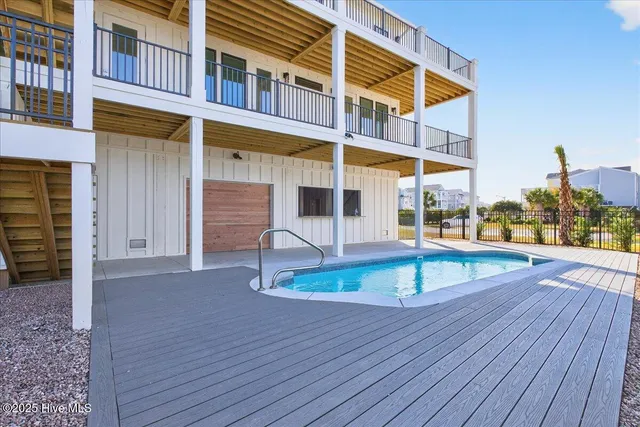 $2,495,000 | 313 East 2nd Street, Ocean Isle Beach, NC 28469
