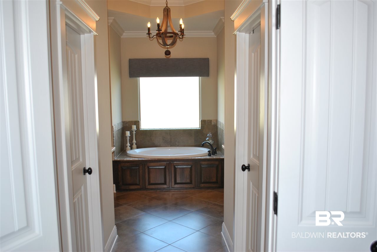 24868 Planters Drive Daphne, AL 36526 - Photo 31 of 40 Entrance to Master bath