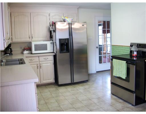 134 Priscilla Road Woonsocket, RI 02895 - Photo 3 of 12 Kitchen.