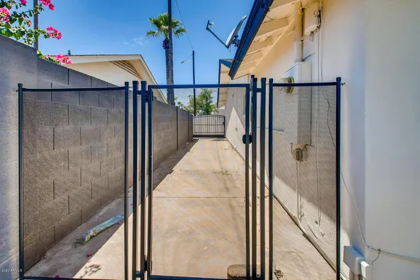 $4,900 | 4423 North 35th Street, Phoenix, AZ 85018