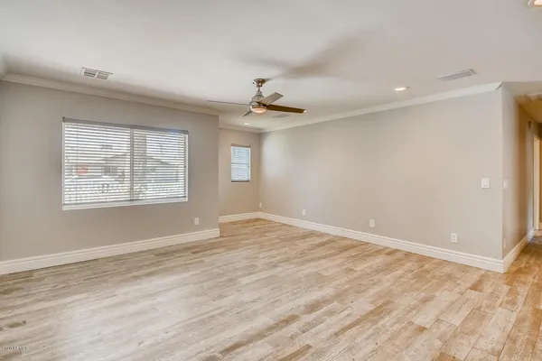 $4,900 | 4423 North 35th Street, Phoenix, AZ 85018